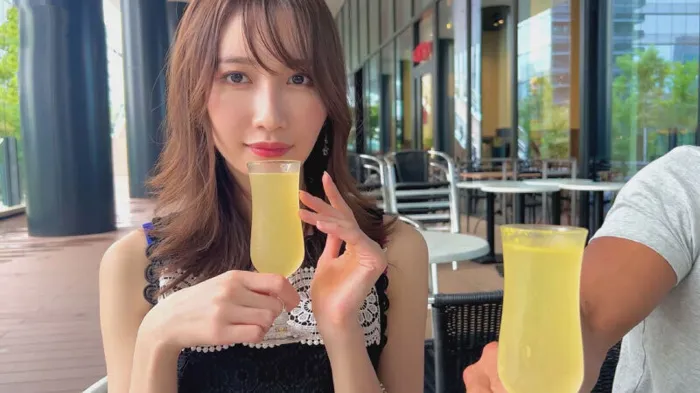 超棒女人做爱 用香槟引诱带到高级饭店无套抽插