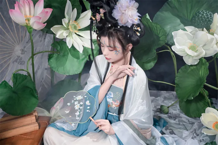 Premium Stream: Cat Little Joy as the Enchanting Character Yue Qing Hua – T3 Exclusive Broadcast