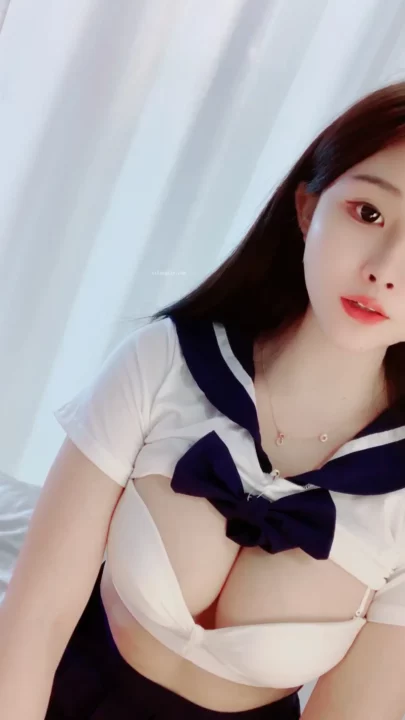 Chinese Livestream Leaked — Schoolgirl Uniform Solo Masturbation