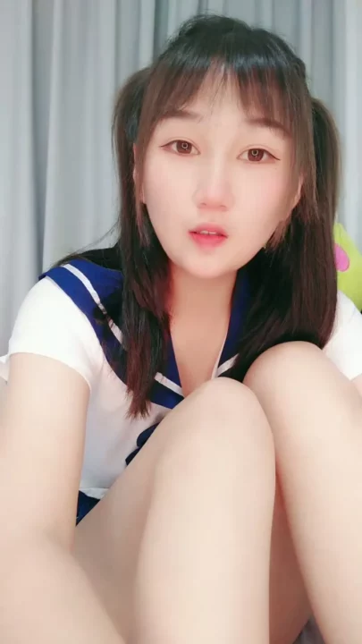 Chinese Schoolgirl Solo Debut — Twintails and Glass Dildo Masturbation