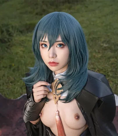 Chinese Livestream Leaked — Shaved Asian Beauty in Fantasy Costume