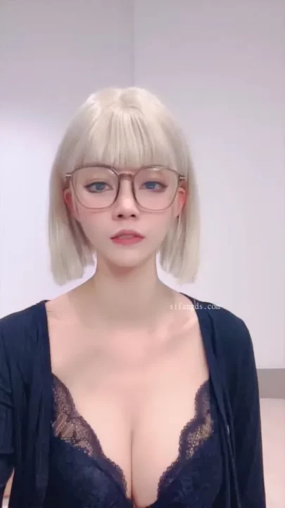Chinese Livestream Solo — Platinum Blonde Asian Model Masturbates with Toys
