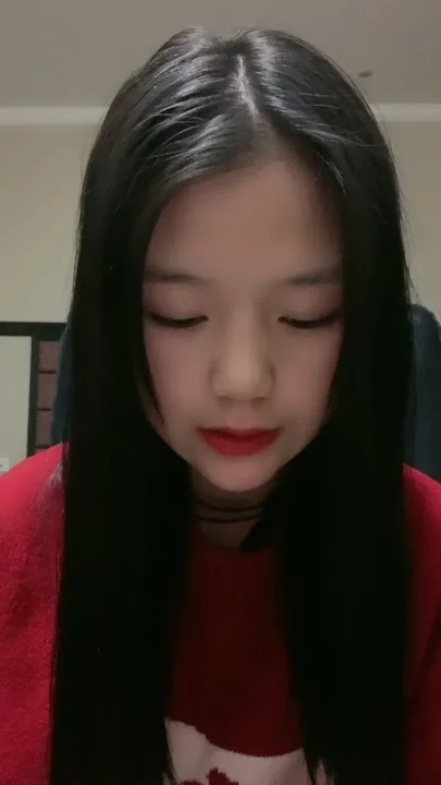 Chinese Amateur Leaked — Face-Shown Shaved Pussy POV