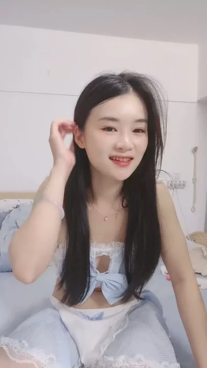Chinese Leaked Amateur — Solo Lingerie POV with Face Reveal