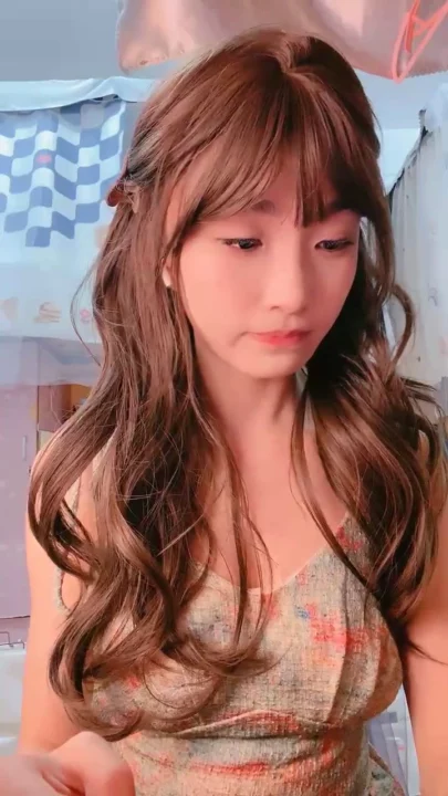 スクリーンショット 25 から Amateur Asian POV Masturbation — Petite Beauty with Toy in Lingerie