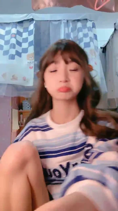 スクリーンショット 26 から Amateur Asian POV Masturbation — Petite Beauty with Toy in Lingerie