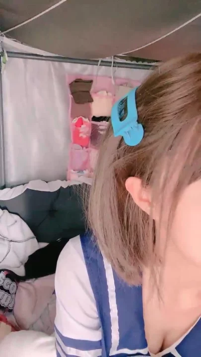 スクリーンショット 33 から Amateur Asian POV Masturbation — Petite Beauty with Toy in Lingerie
