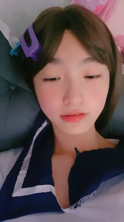 スクリーンショット 40 から Amateur Asian POV Masturbation — Petite Beauty with Toy in Lingerie