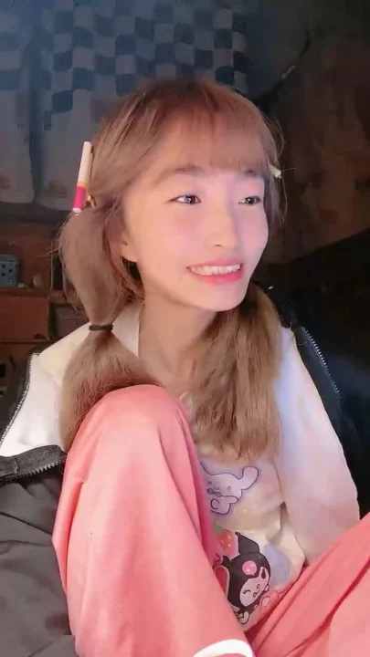 スクリーンショット 7 から Amateur Asian POV Masturbation — Petite Beauty with Toy in Lingerie