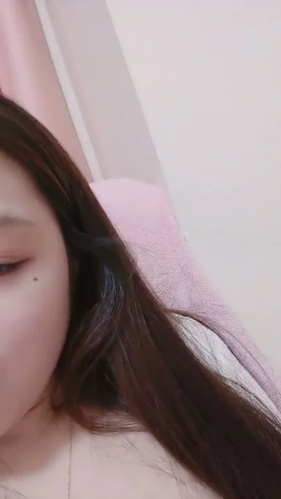Screenshot 8 from Thủ Dâm Nghiệp Dư Góc Nhìn Châu Á — Lồn Húi Cạo Dùng Dildo Và Máy Rung
