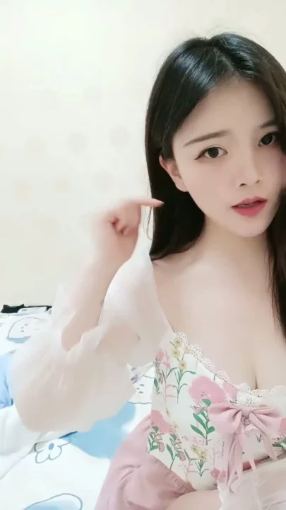 Screenshot 3 from Amateur Asian Solo — Beibei in Floral Lingerie, Face Shown, No Action