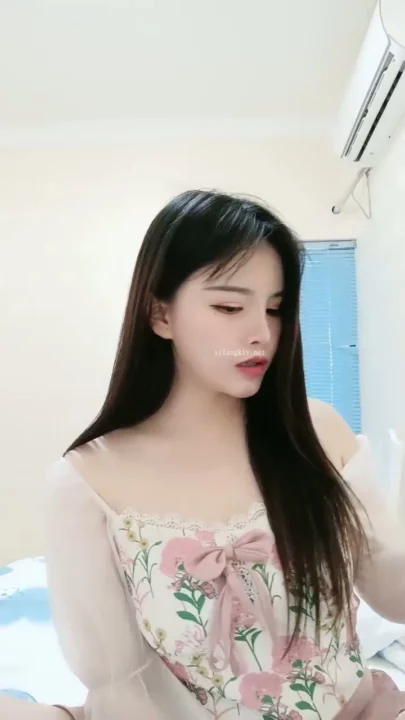 Screenshot 6 from Amateur Asian Solo — Beibei in Floral Lingerie, Face Shown, No Action