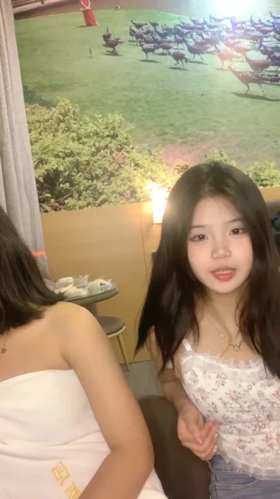 Screenshot 3 from Amateur Asian Solo — Bobo’s Face-Shown Self-Pleasure in Towel and Lingerie
