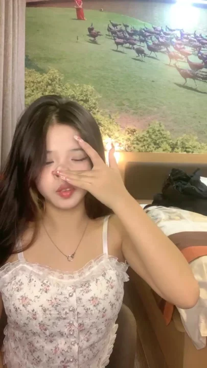Screenshot 6 from Amateur Asian Solo — Bobo’s Face-Shown Self-Pleasure in Towel and Lingerie