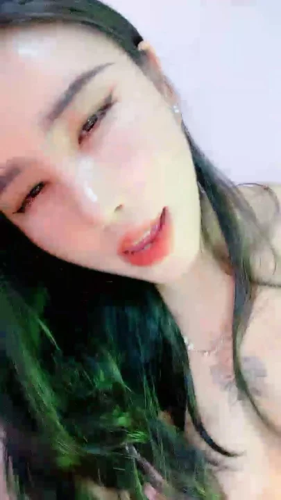 Screenshot 6 aus Amateur Asiatin Solo Dessous Dildo Szene — Unzensierte Schlafzimmer POV