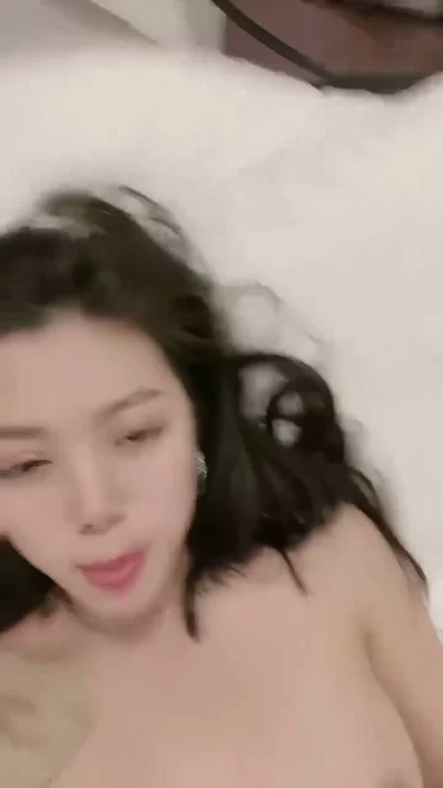 Screenshot 16 from Cewek Asia Amatir Pakai Lingerie POV — Cantik Mungil Ngentot Sendiri di Kasur