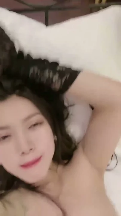 Screenshot 7 from Cewek Asia Amatir Pakai Lingerie POV — Cantik Mungil Ngentot Sendiri di Kasur