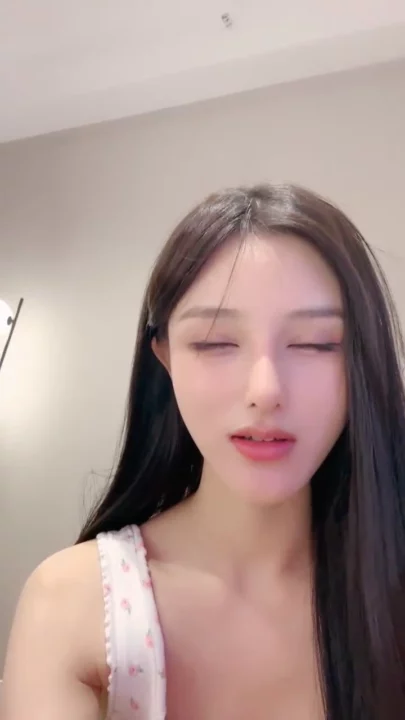 Screenshot 11 from 아마추어 아시안 솔로 속옷 유혹 — 분홍 레이스의 작고 예쁜 여인