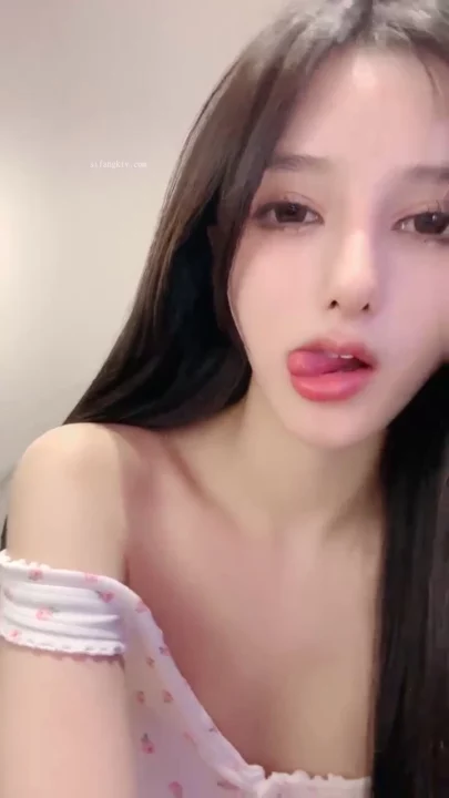 Screenshot 6 from 아마추어 아시안 솔로 속옷 유혹 — 분홍 레이스의 작고 예쁜 여인