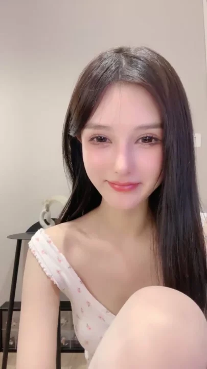 Screenshot 7 from 아마추어 아시안 솔로 속옷 유혹 — 분홍 레이스의 작고 예쁜 여인