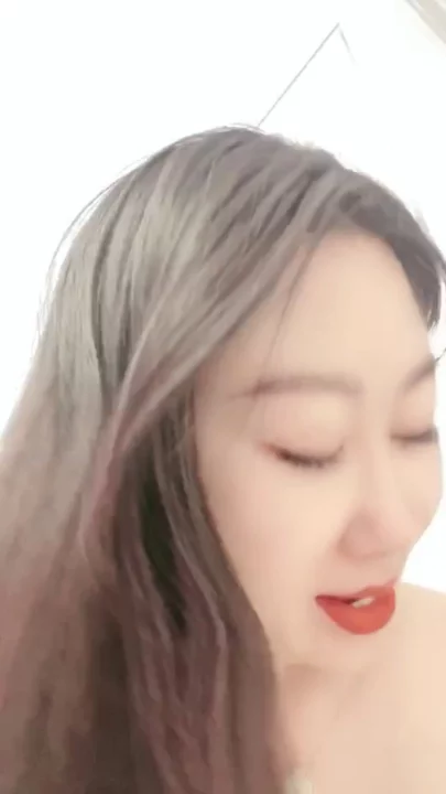 Screenshot 1 from Asiatique amateur se masturbe en solo — Jeu avec lingerie et gode, visage visible