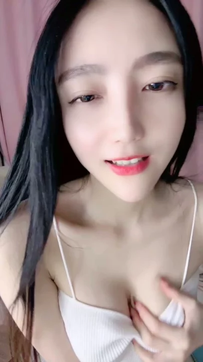 Screenshot 12 aus Amateur Asiatin Solo Masturbation — Dessous und POV Verführung im Schlafzimmer