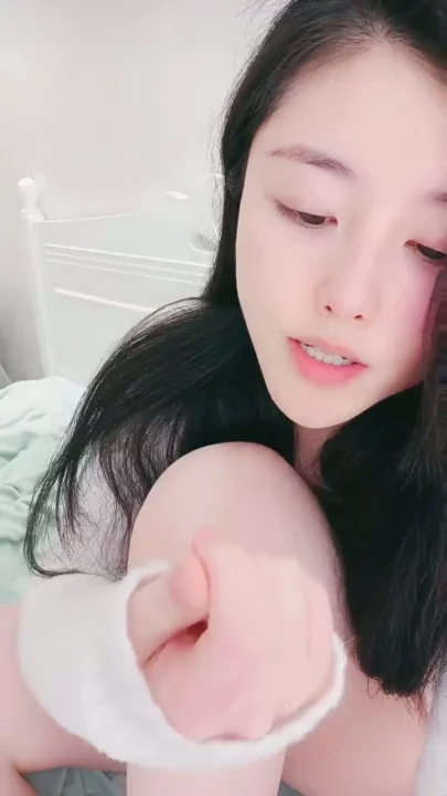 Screenshot 3 from 아마추어 아시아녀 솔로 자위 — 레이스 속옷 입고 셀카 누드