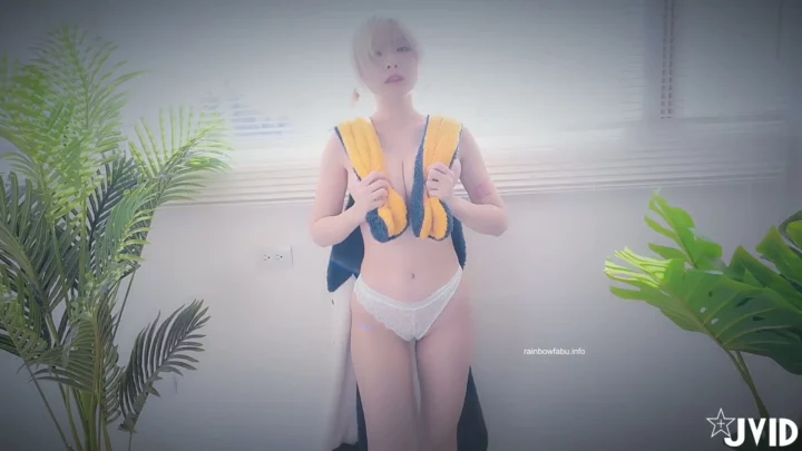Screenshot 3 from Amateur Asian Solo Masturbation — Petite Beauty in Lingerie and Towel [FC2-PPV-4567890]
