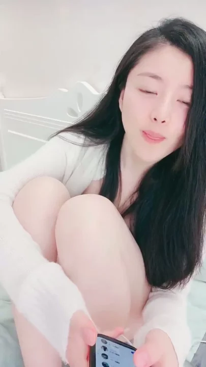 Screenshot 4 from 아마추어 아시아녀 솔로 자위 — 레이스 속옷 입고 셀카 누드