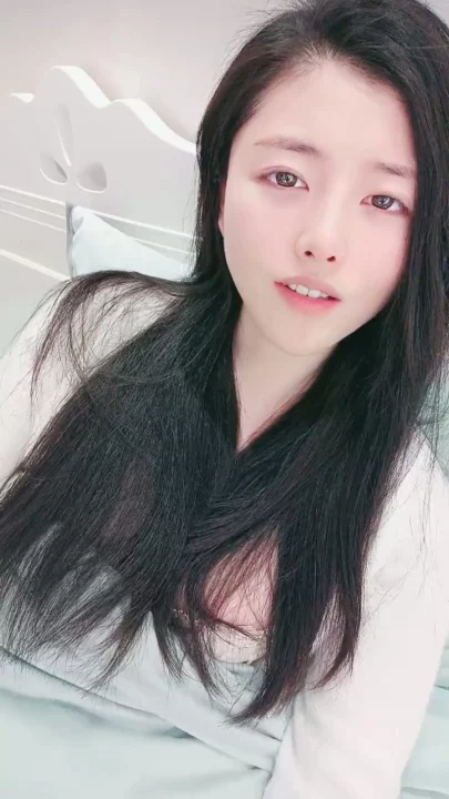 Screenshot 1 from 아마추어 아시아녀 솔로 자위 — 레이스 속옷 입고 셀카 누드