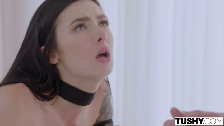 Screenshot 9 from Aficionados Uгкщзшфт Trío en POV — Bella Delgada con Lencería y Dos Chicos Blancos