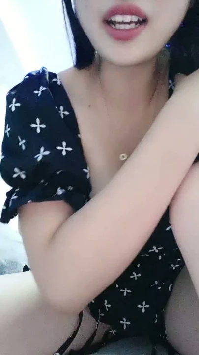 Screenshot 6 from Cô nàng Trung Quốc nghiệp dư quay POV địt nhau — Ngực khủng với lồn cạo trọc trong đồ lót
