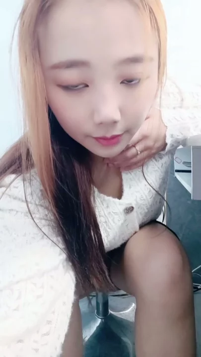 Screenshot 7 from 业余中国 POV 精液内射 — 瘦美人深喉并接受面部射精