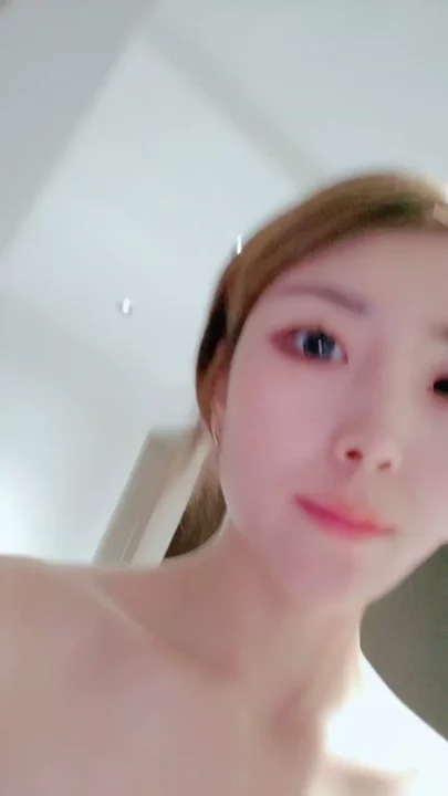 Screenshot 16 from 业余日本第一视角内射 —— 卧室里的露脸自慰和使用假阳具