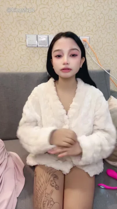 Thủ Dâm POV Nhật Bản Nghiệp Dư — Chơi Dildo và Solo Lộ Mặt [FC2-PPV-2740000]