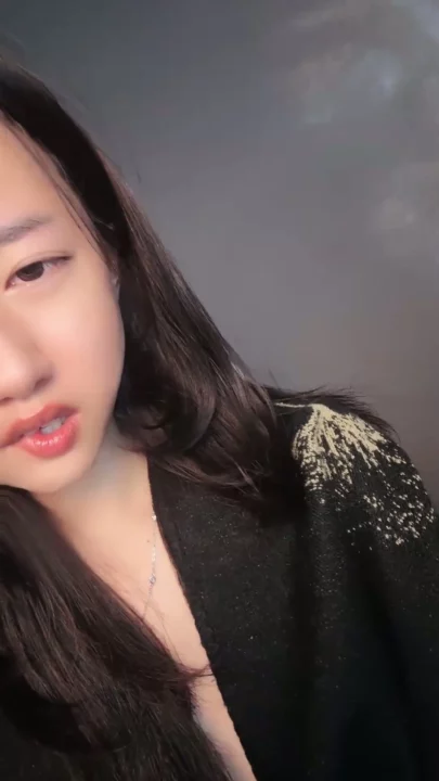 Screenshot 4 from 日本素人第一视角自慰 — 穿着内衣和使用跳蛋,露脸表演