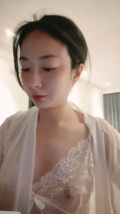 Screenshot 12 from Masturbación amateur japonesa en primera persona — Bella menuda con lencería y dildo