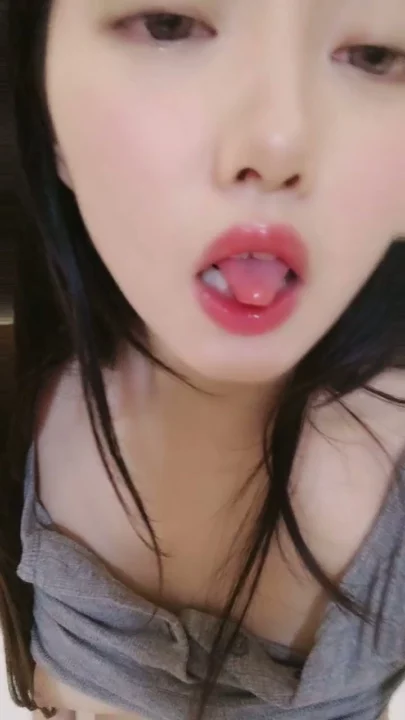 Screenshot 6 from 아마추어 일본 여성 POV 자위 — 작고 귀여운 몸매로 장난감과 함께 얼굴 공개