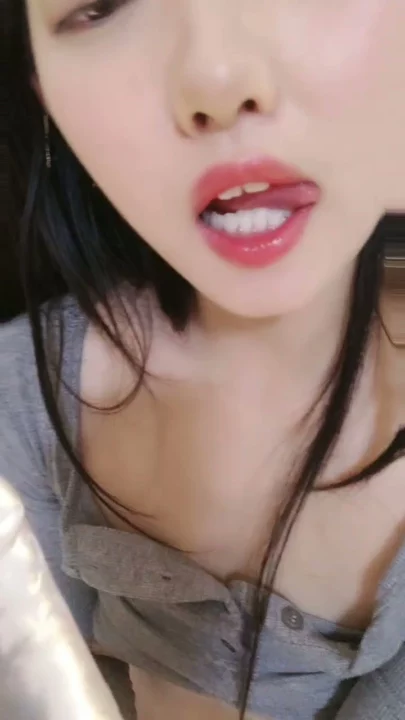 Screenshot 8 from 아마추어 일본 여성 POV 자위 — 작고 귀여운 몸매로 장난감과 함께 얼굴 공개