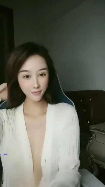Screenshot 10 from 아마추어 일본 POV 자위 — 링거리와 스타킹 차림의 신신