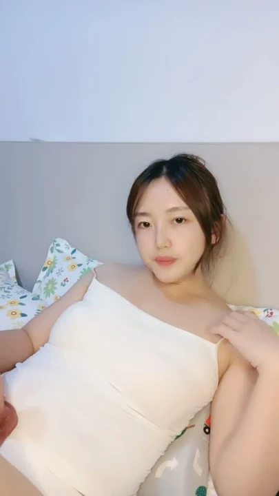 Screenshot 6 from Amateur Japanese POV — Petite Beauty Squirts Nonstop with Dildo in Lingerie