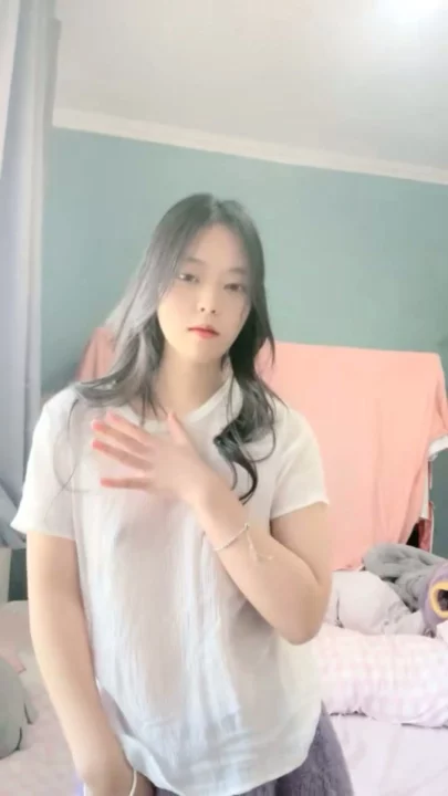 Screenshot 4 aus Amateur Japaner POV unzensiert — Schlafzimmerdate mit schlanker Ostasiatin