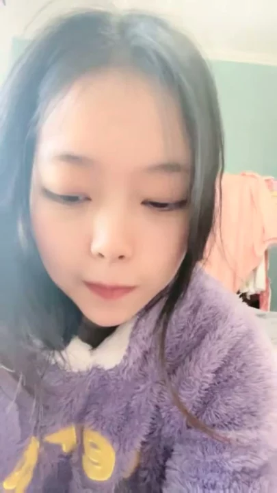 Amateur Japaner POV unzensiert — Schlafzimmerdate mit schlanker Ostasiatin