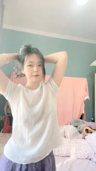 Screenshot 6 aus Amateur Japaner POV unzensiert — Schlafzimmerdate mit schlanker Ostasiatin