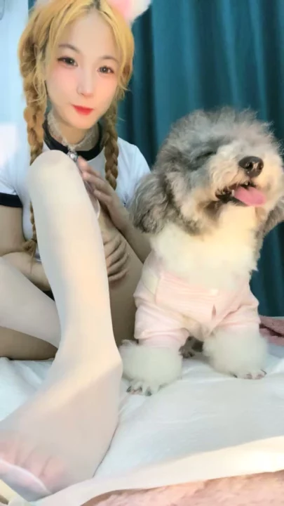 Screenshot 2 from Amadora Japonesa Se Masturbando com Lingerie — Beleza Pequena de Meias Brancas e Orelhas de Gato
