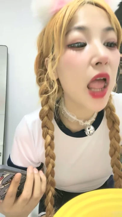 Screenshot 3 from Amadora Japonesa Se Masturbando com Lingerie — Beleza Pequena de Meias Brancas e Orelhas de Gato