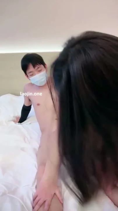 Screenshot 9 aus Amateur POV Creampie — Zhou Xiaolin wird im Hotel hart gefickt [Laojin.One]