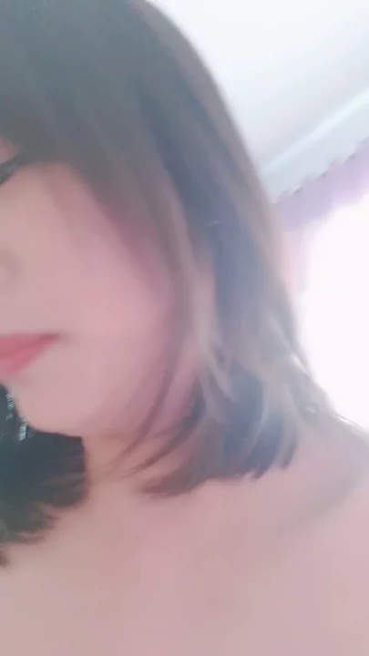 Screenshot 13 from Amateur en POV — Une salope asiatique montre son visage et se doigte sa chatte trempée avec un partenaire hors champ