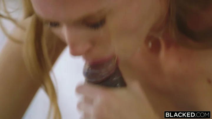 Screenshot 3 from 业余第一视角 — 纤瘦美女户外和内衣自拍