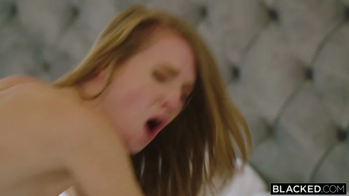 Screenshot 11 from 业余第一视角 — 纤瘦美女户外和内衣自拍